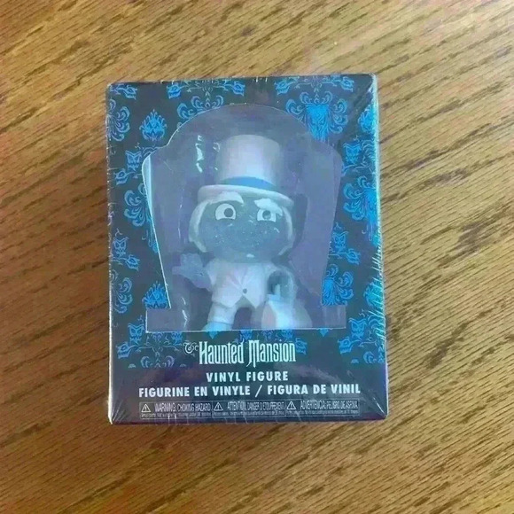 Disney The Haunted Mansion Phineas Mini Vinyl Figure New - Picture 1 of 4
